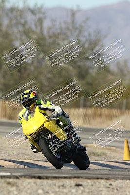 media/Dec-01-2025-Moto Forza (Mon) [[2daa91e15f]]/2-Intermediate Group/Session 3 (Turn 3)/